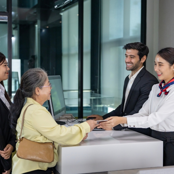 空港グランドスタッフ