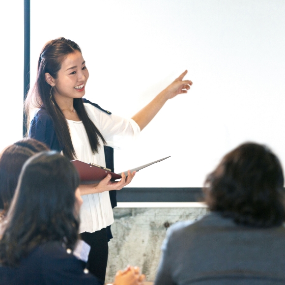 語学スクール講師